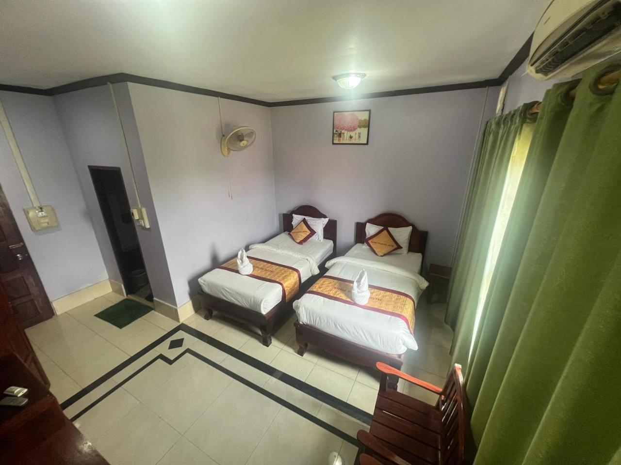 Khampaseuth Hotel Vang Vieng Exterior photo